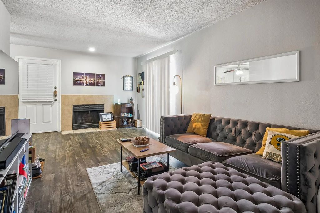 4502 Gaston Avenue 320, Dallas