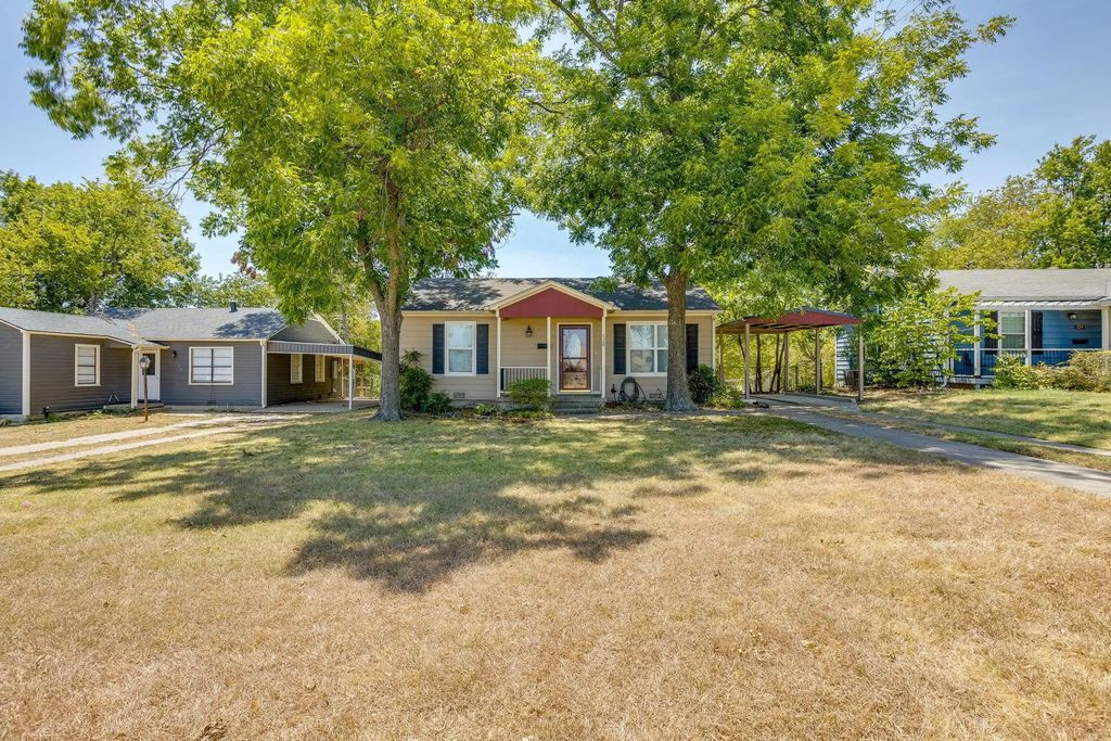 128 Tarrant Avenue, Burleson