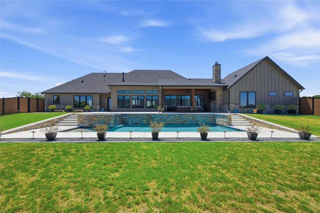 2223 Grass Roots Road, Tolar