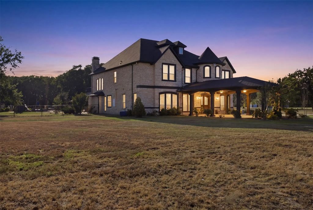 9797 County Road 312, Terrell