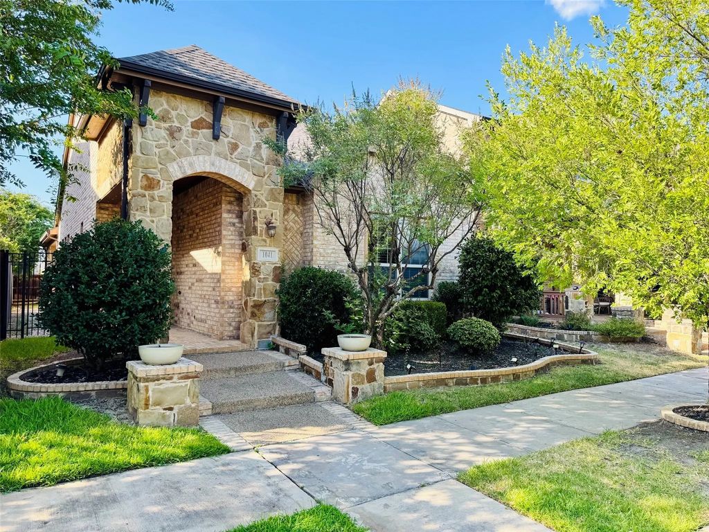 1041 Lone Ivory Trail, Arlington