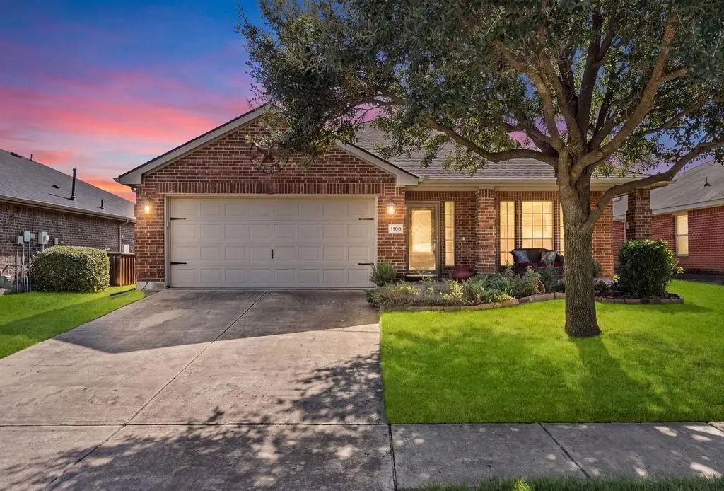 1108 Applegate Way, Royse City