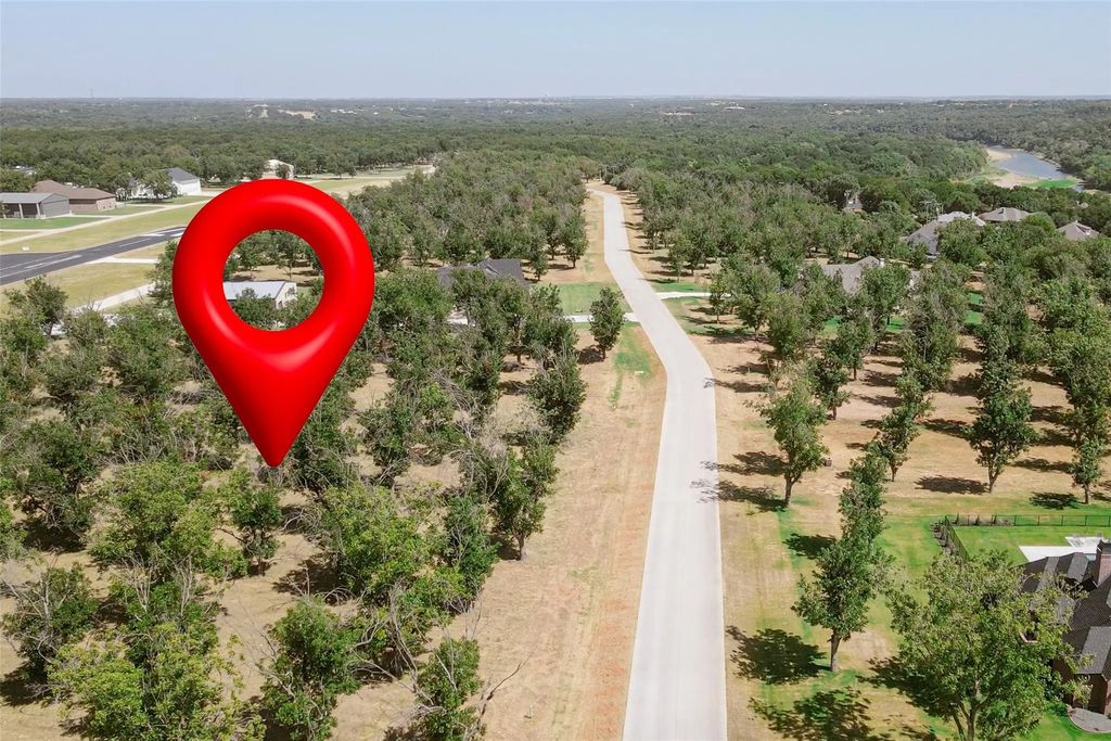 949 E Landings Drive, Granbury