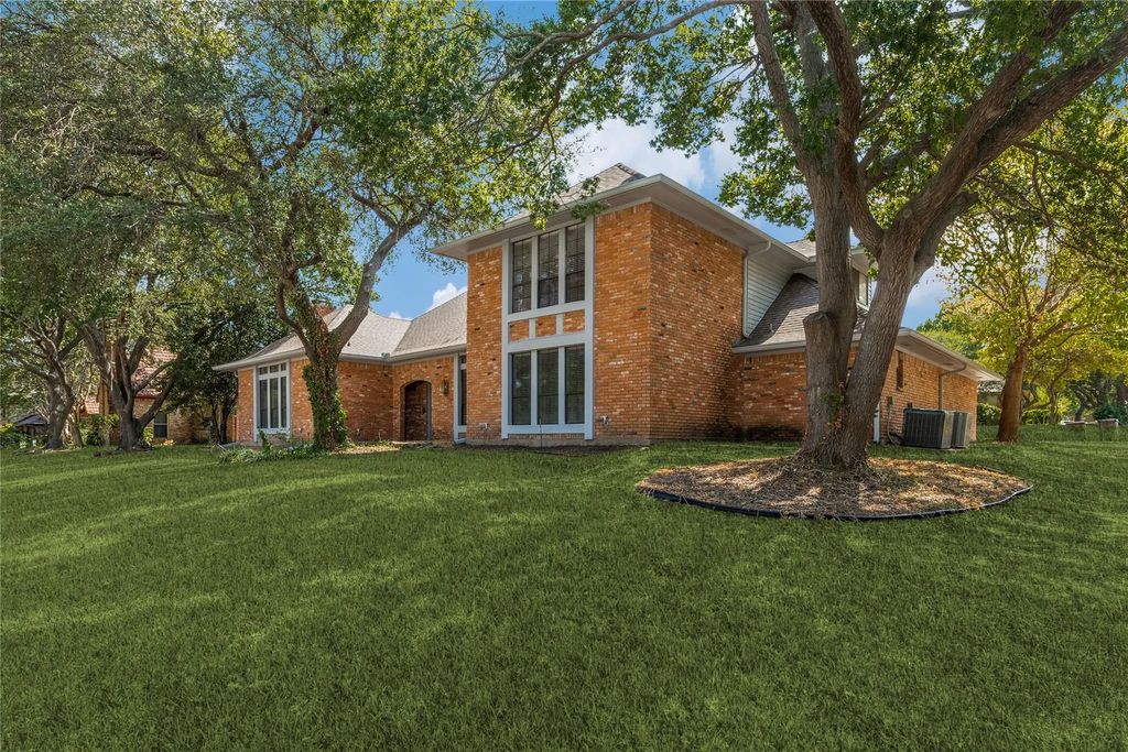 5013 Country Place Drive, Plano