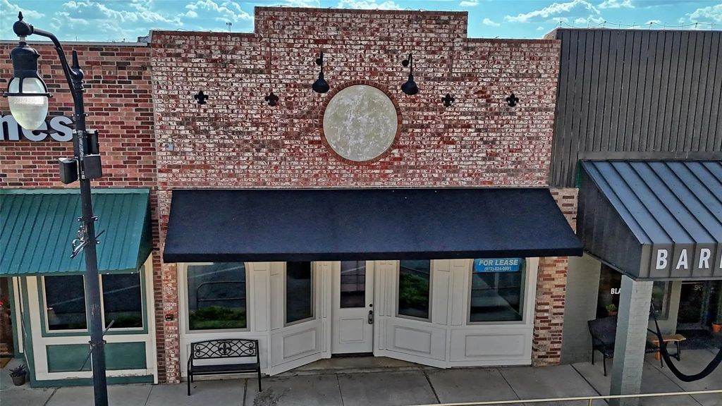 207 Clay Street, Nocona