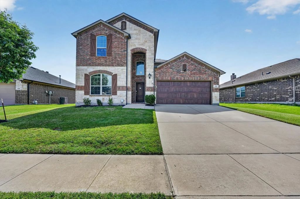 1332 Foxglove Lane, Burleson