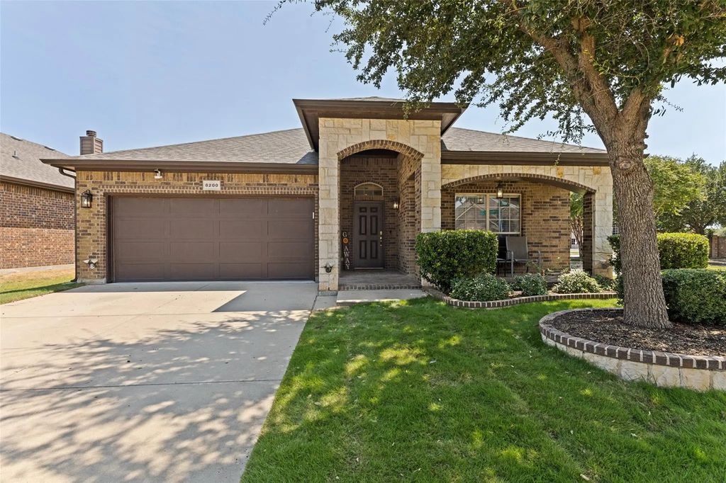8200 Misty Water Drive, Fort Worth