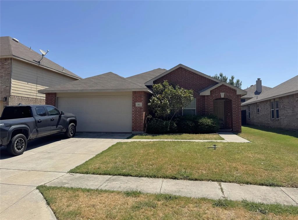 812 Becard Drive, Aubrey