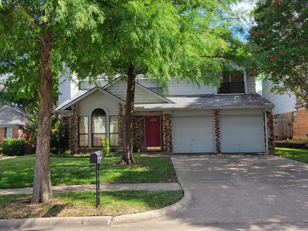 606 Squaw Creek Court, Arlington