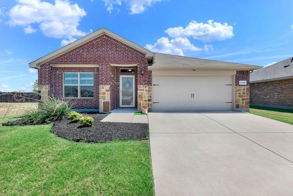 9705 Snowbell Lane, Fort Worth