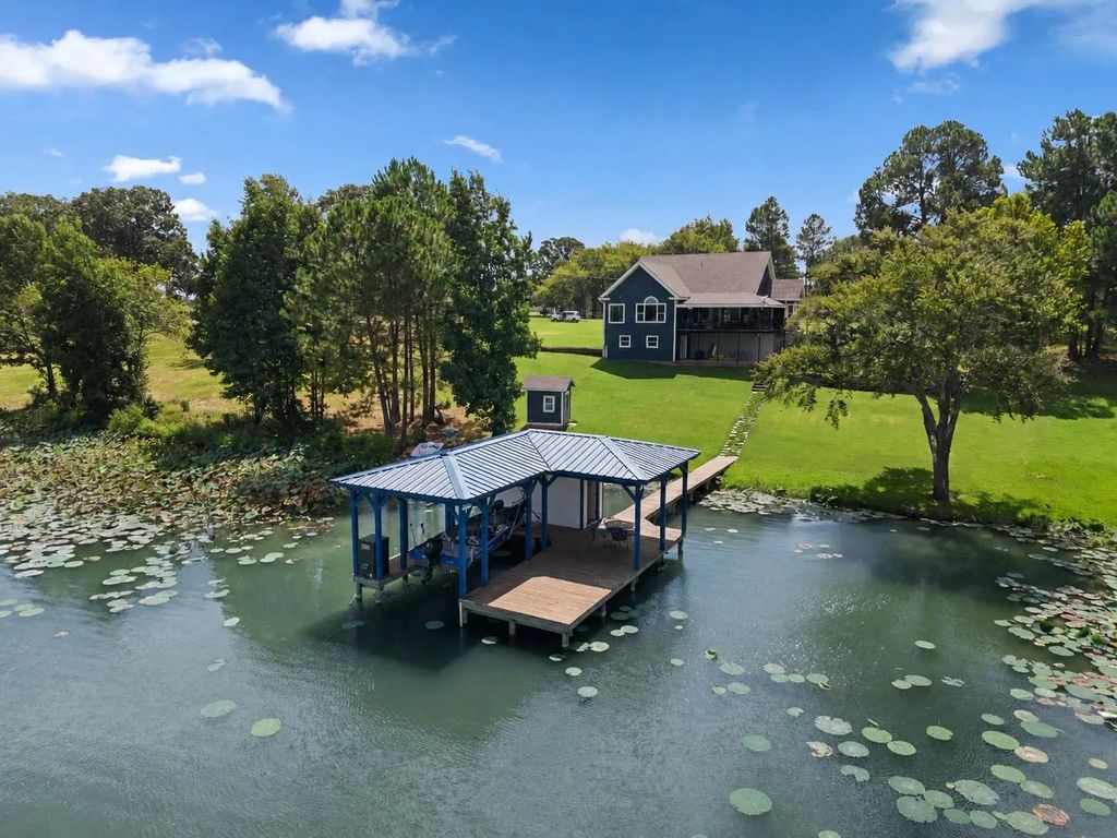 7581 E Lake Drive, Murchison
