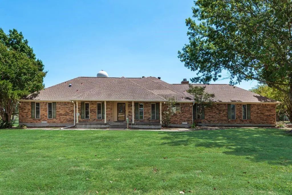 10470 Live Oak Drive, Forney