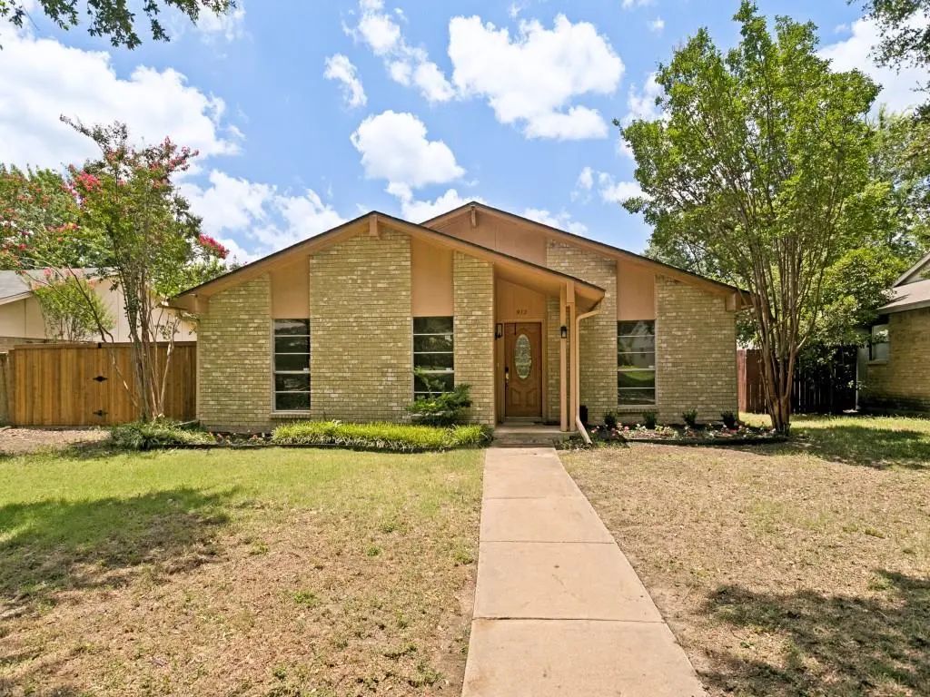 912 Whitehall Drive, Plano