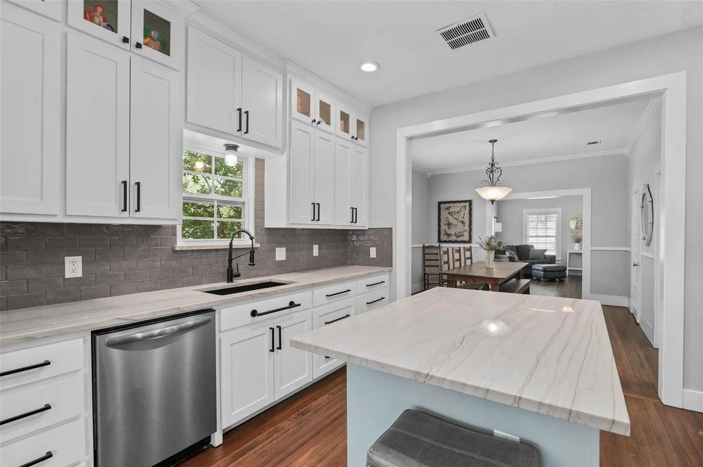 700 Elm Street, Sanger