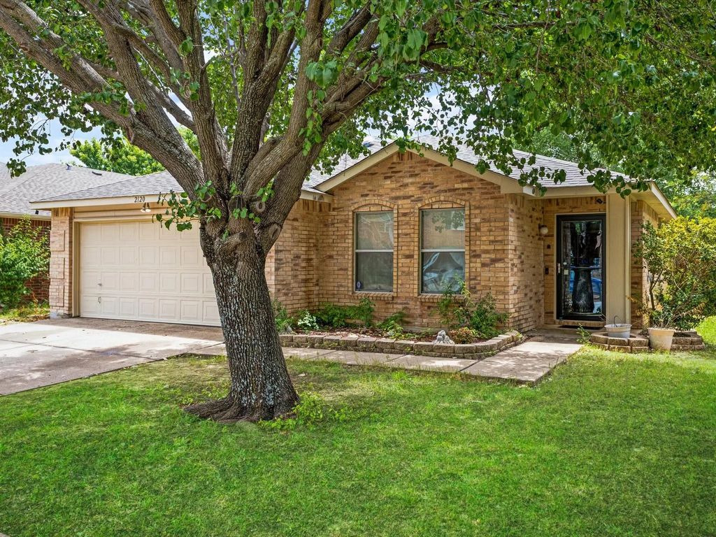 2120 Shawnee Trail, Fort Worth