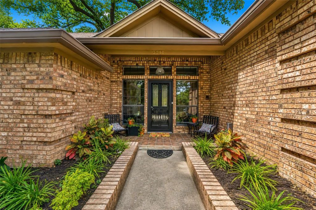 3518 Edgehill Street, Grapevine