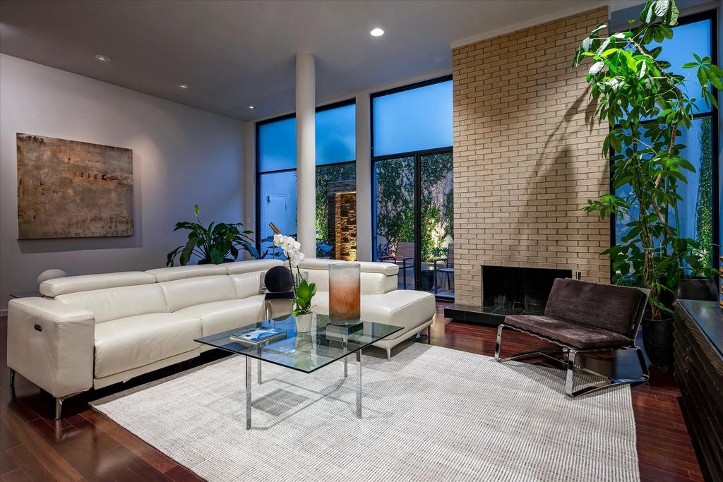 3210 Elizabeth Street, Dallas