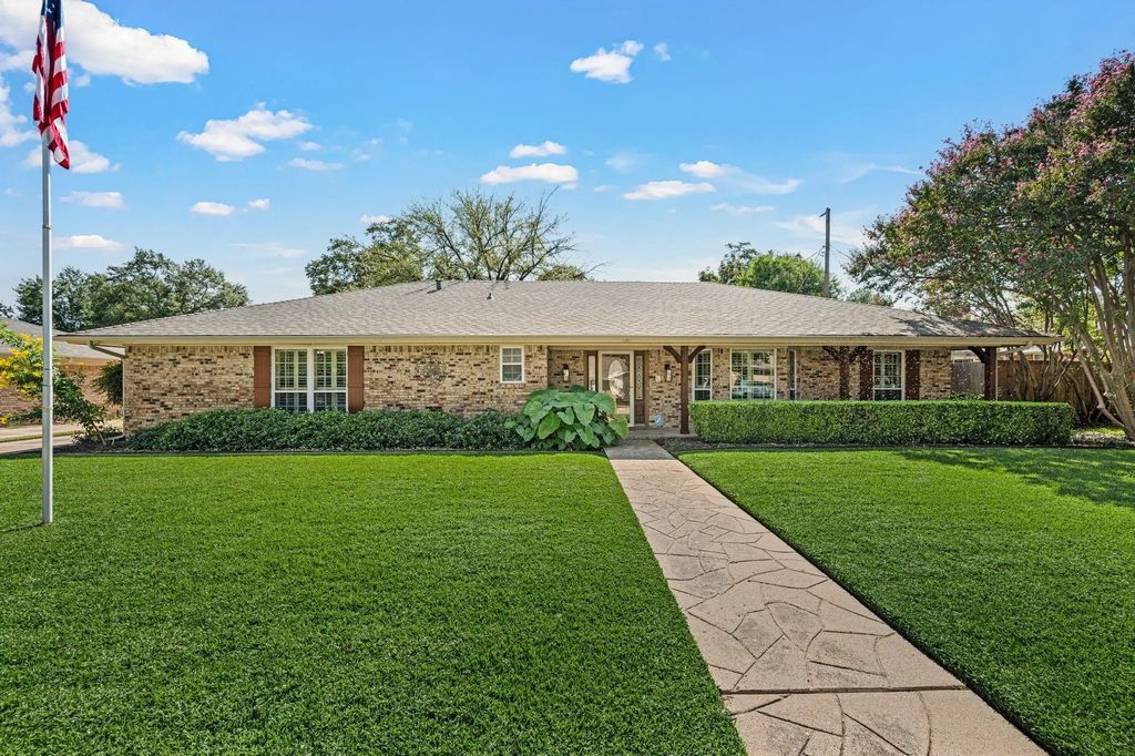 1608 Delta Drive, Arlington