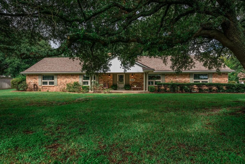 1413 S Main Street S, Lindale