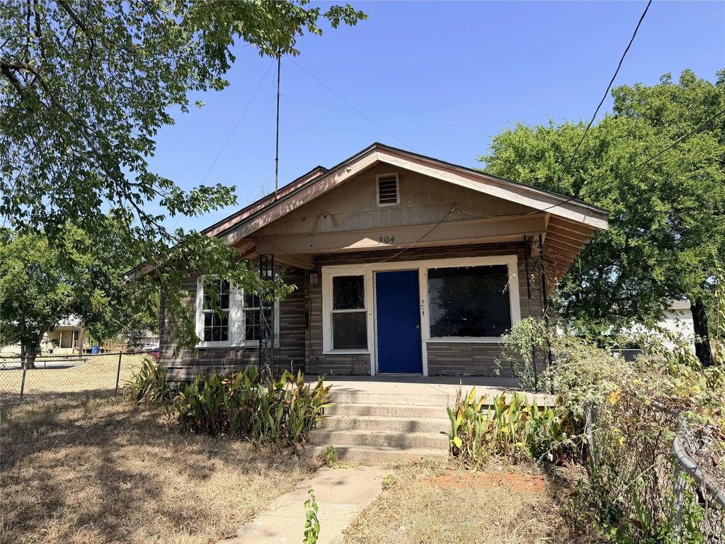 304 E 1st Avenue, Corsicana