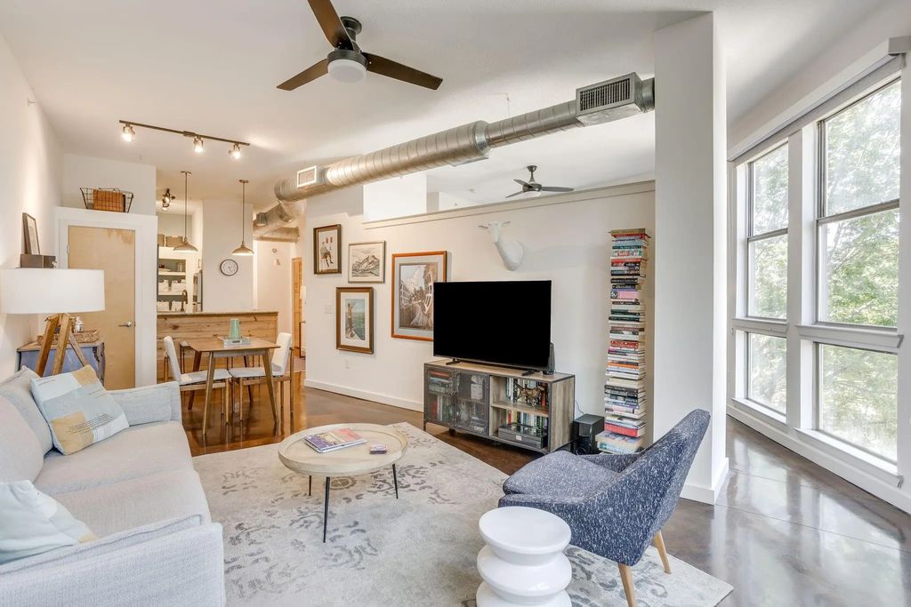 201 W Lancaster Avenue 320, Fort Worth