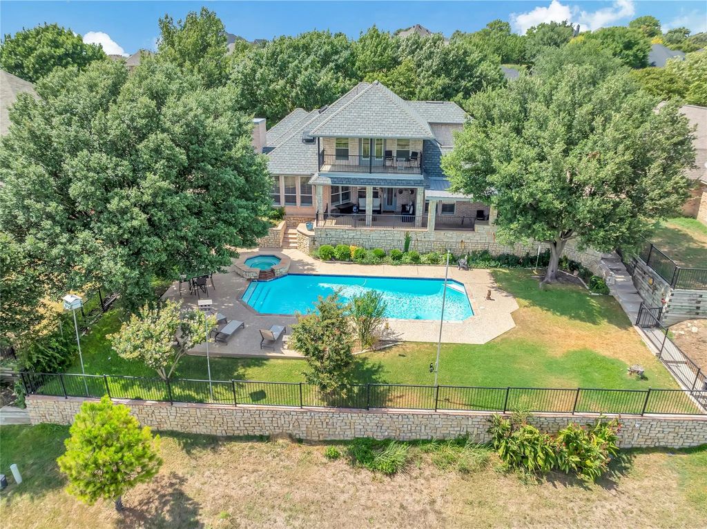 7613 Royal Troon Drive, Fort Worth