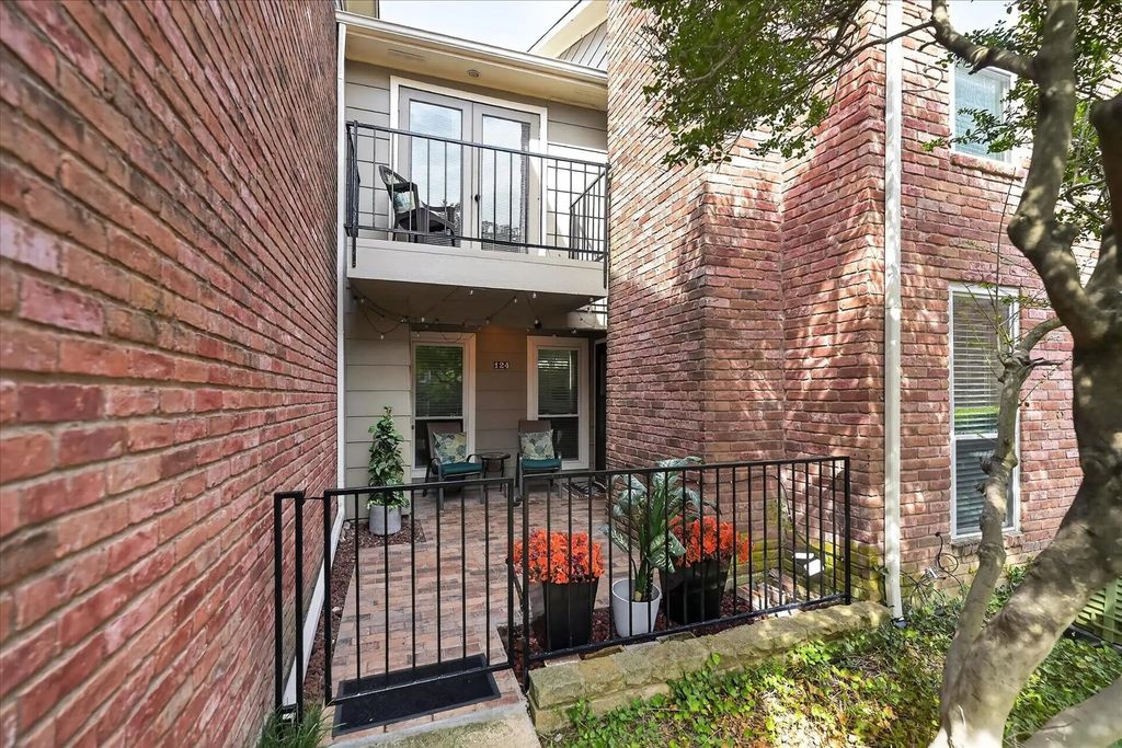 7510 Holly Hill Drive 124, Dallas