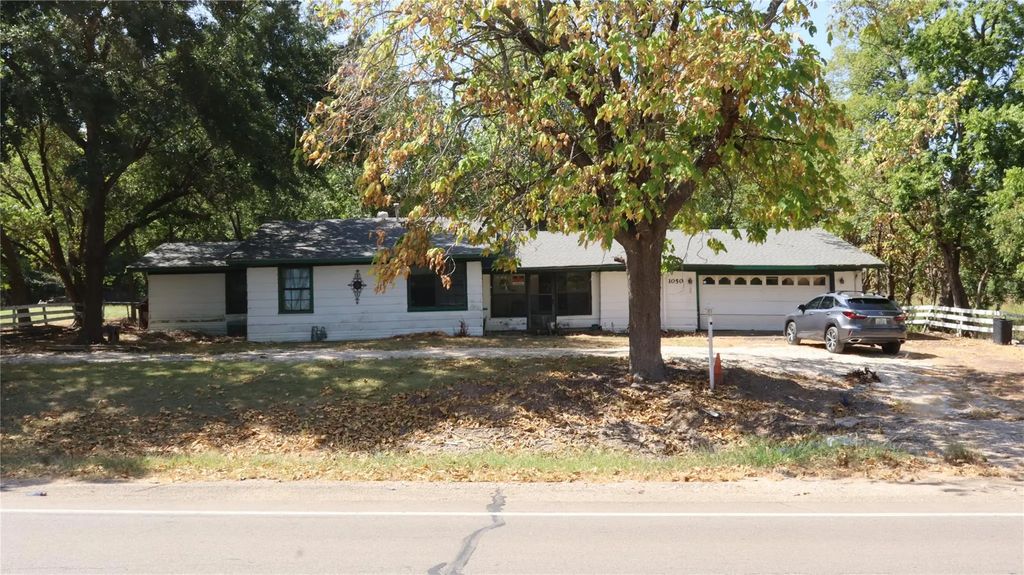 1050 E Dallas Avenue, Cooper
