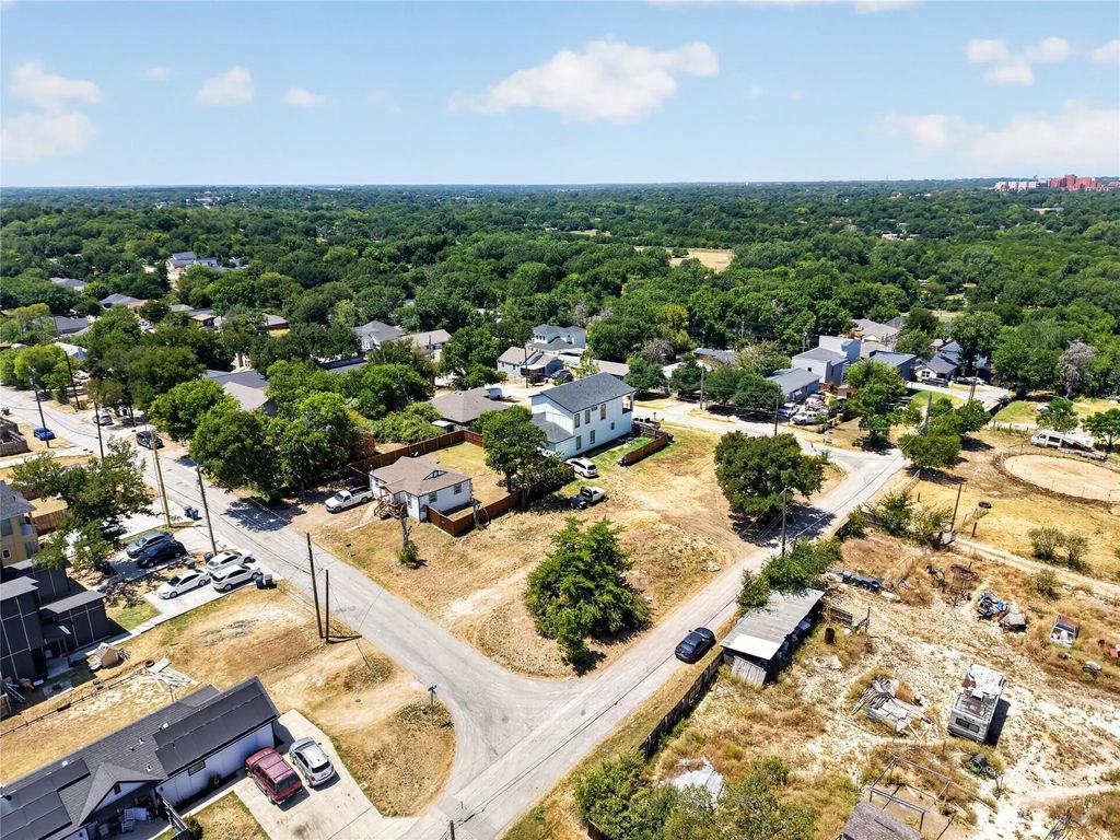 2741 Camel Court, Dallas