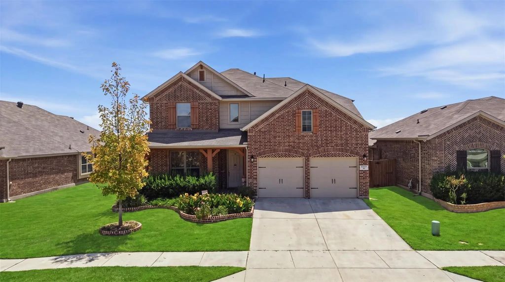 5501 Tuxbury Pond Drive, Fort Worth