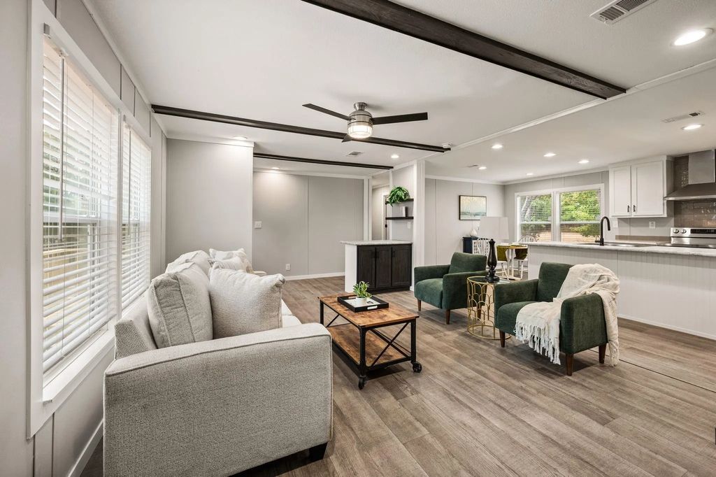1023 Cary Lane, Springtown