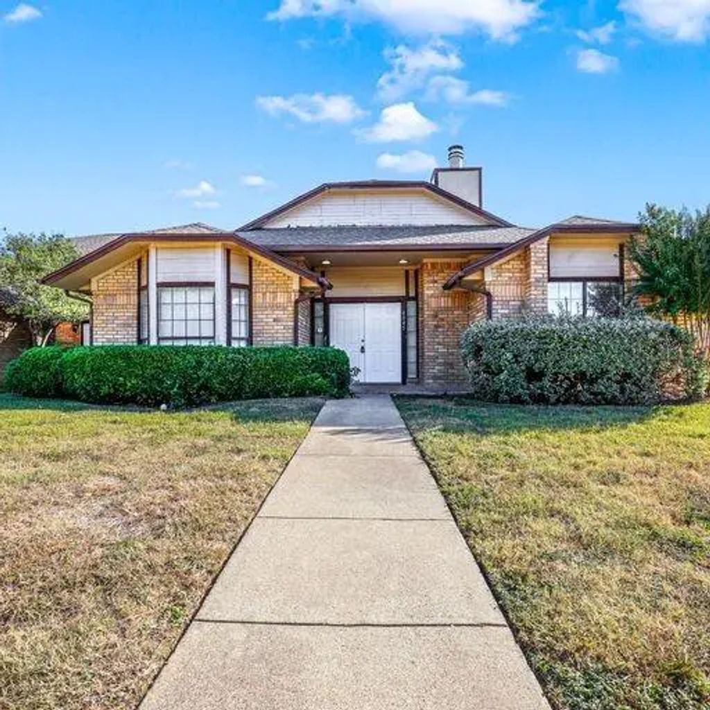 4045 Saint Christopher Lane, Dallas