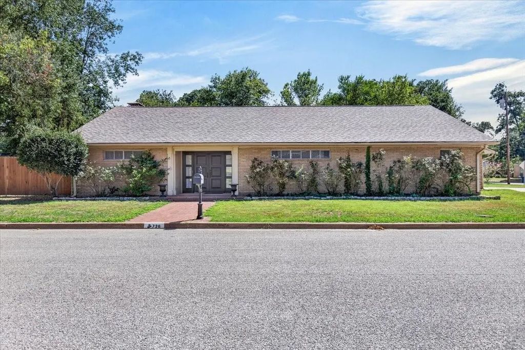 726 Mulberry Drive, Athens
