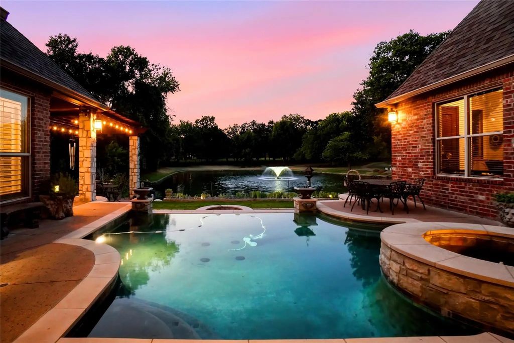 5024 Strathmore, Colleyville