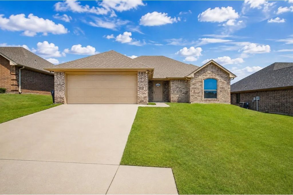 1245 Newcastle Drive, Weatherford