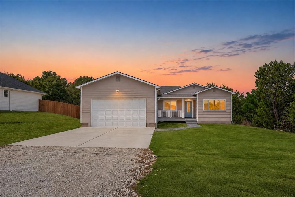 5908 Collins Court, Granbury
