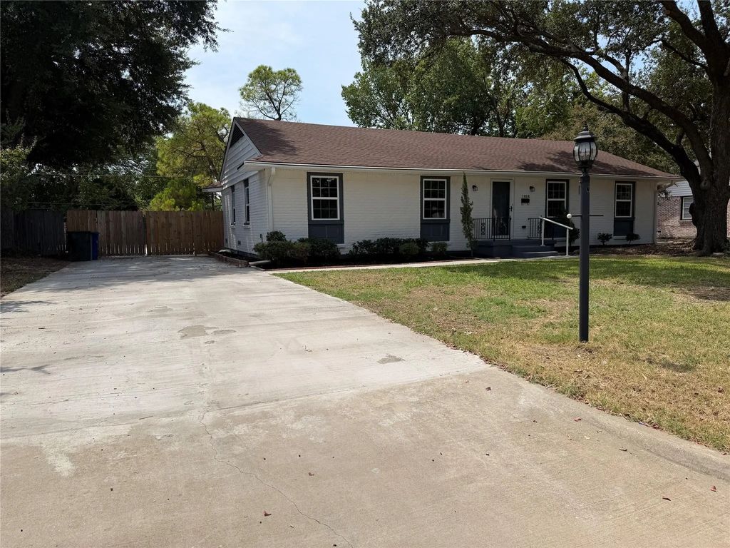 1818 Walnut Avenue, Carrollton
