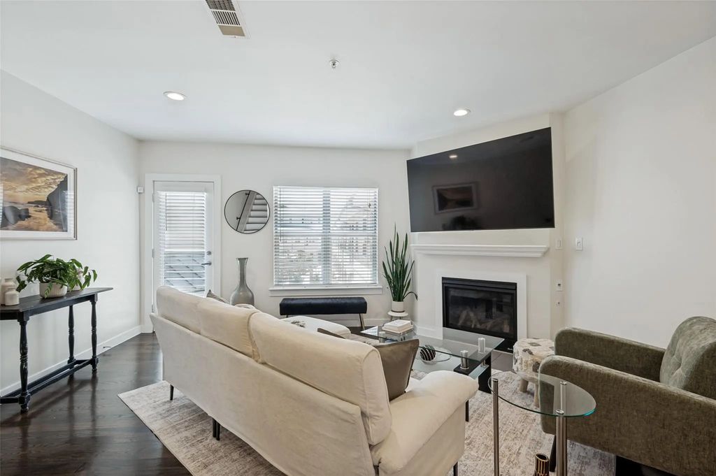 3922 Gilbert Avenue 214, Dallas