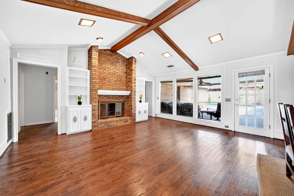 10130 Woodlake Drive, Dallas