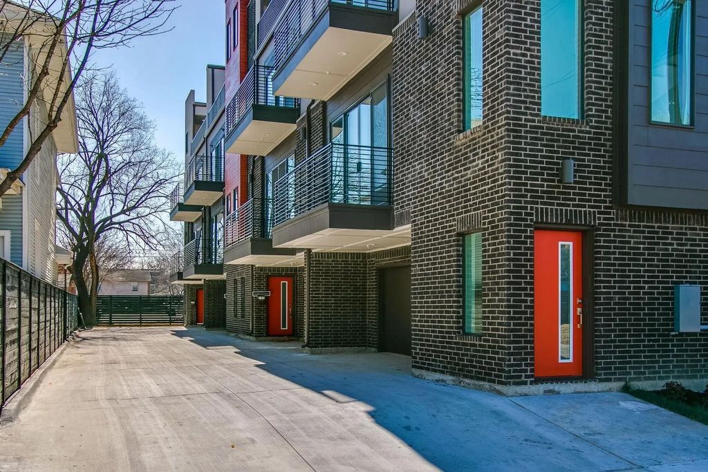 708 W 9th Street 103, Dallas