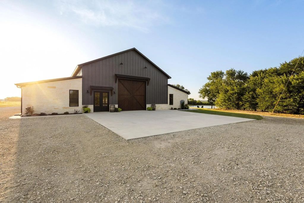 4251 Refuge Road, Sherman