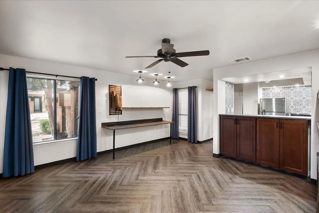 2300 Bamboo Drive N102, Arlington