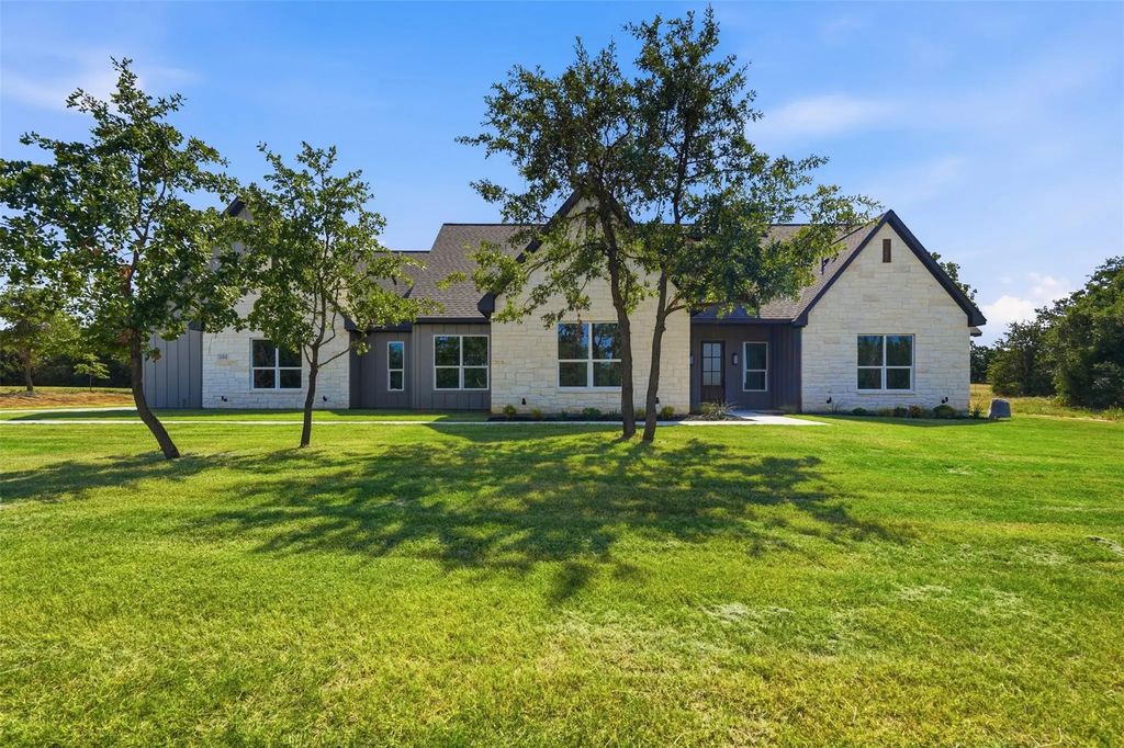 104 Springhill Court, Springtown