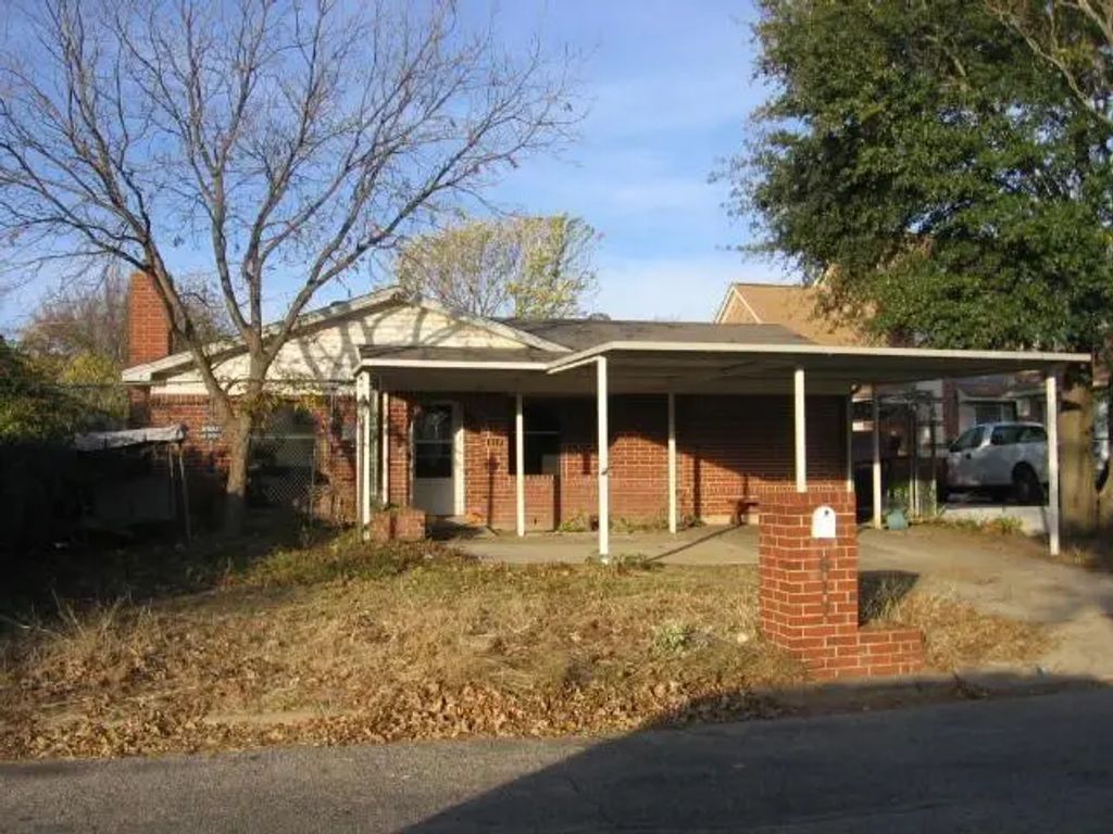 617 Comal Avenue, White Settlement