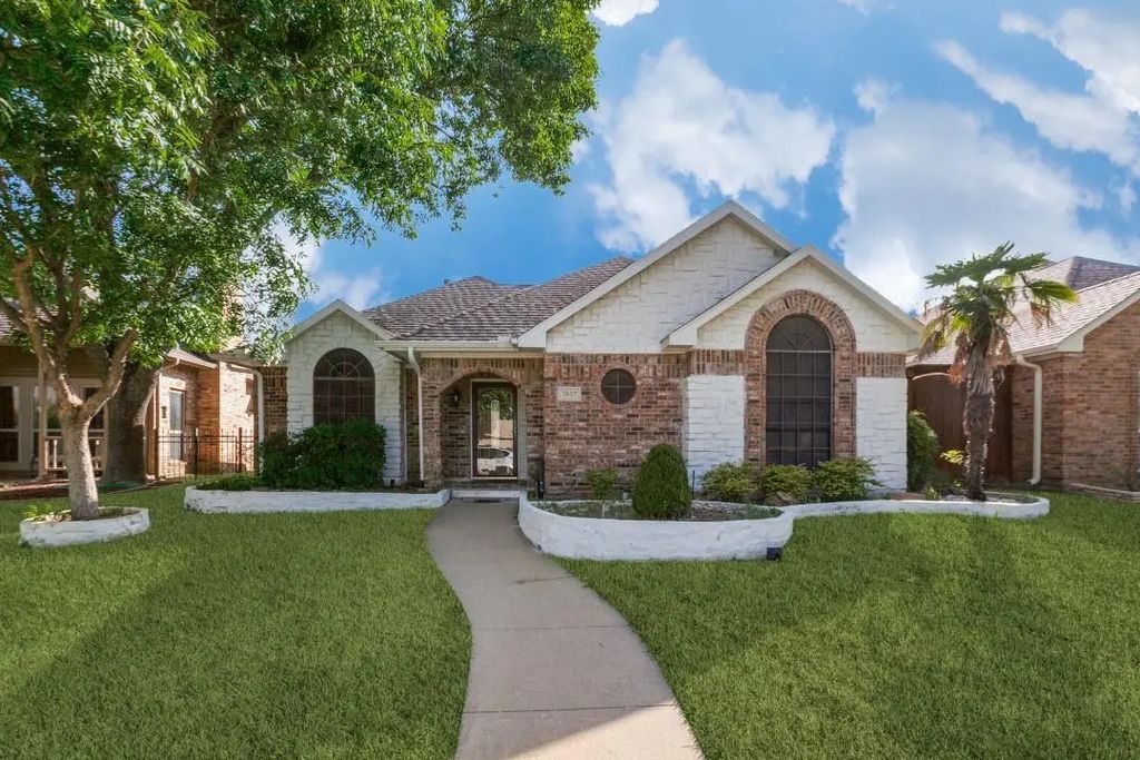 2817 Big Oaks Drive, Garland