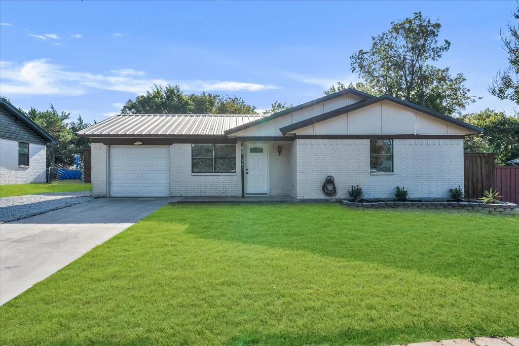140 Redbud Street, Rhome