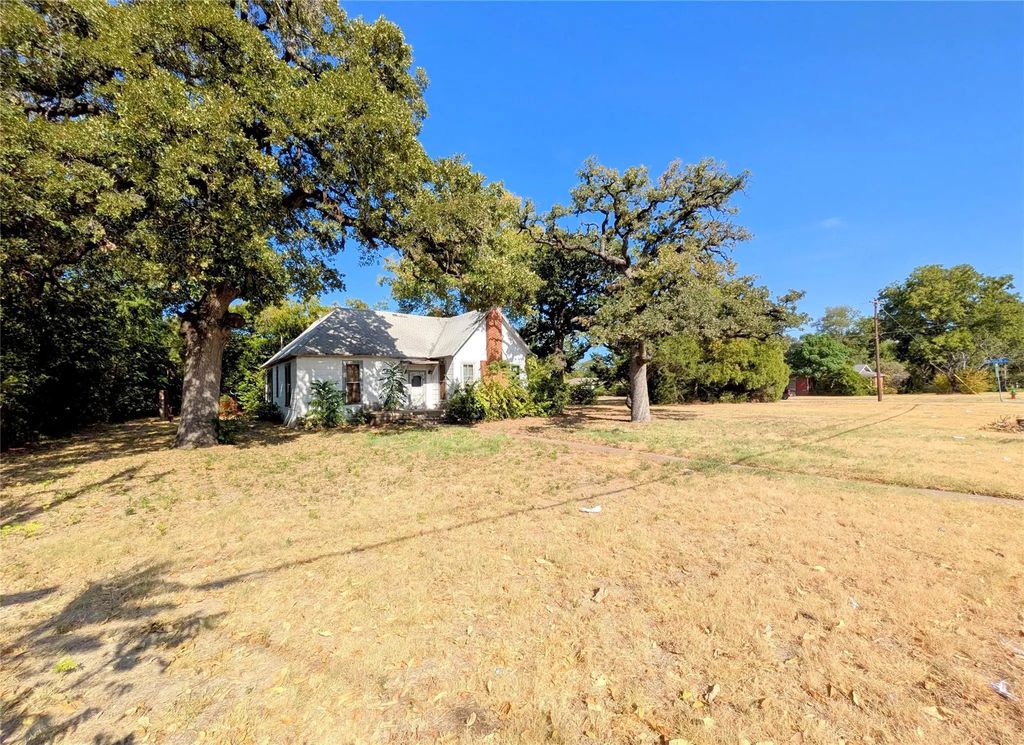 1723 Haltom Road, Haltom City