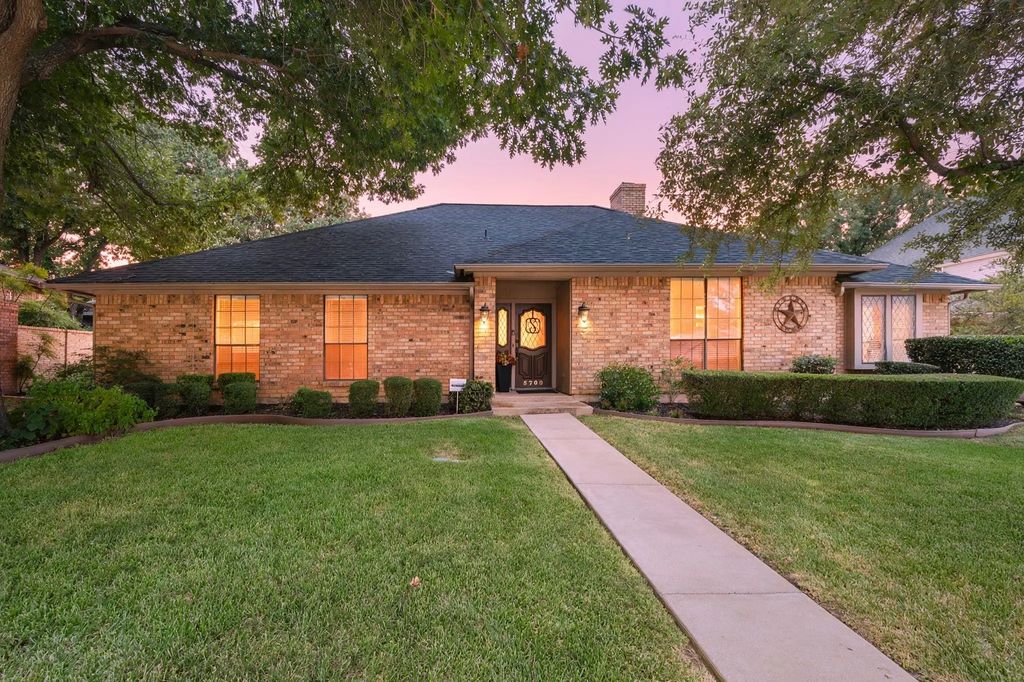 5709 Glacier Lake Drive, Arlington