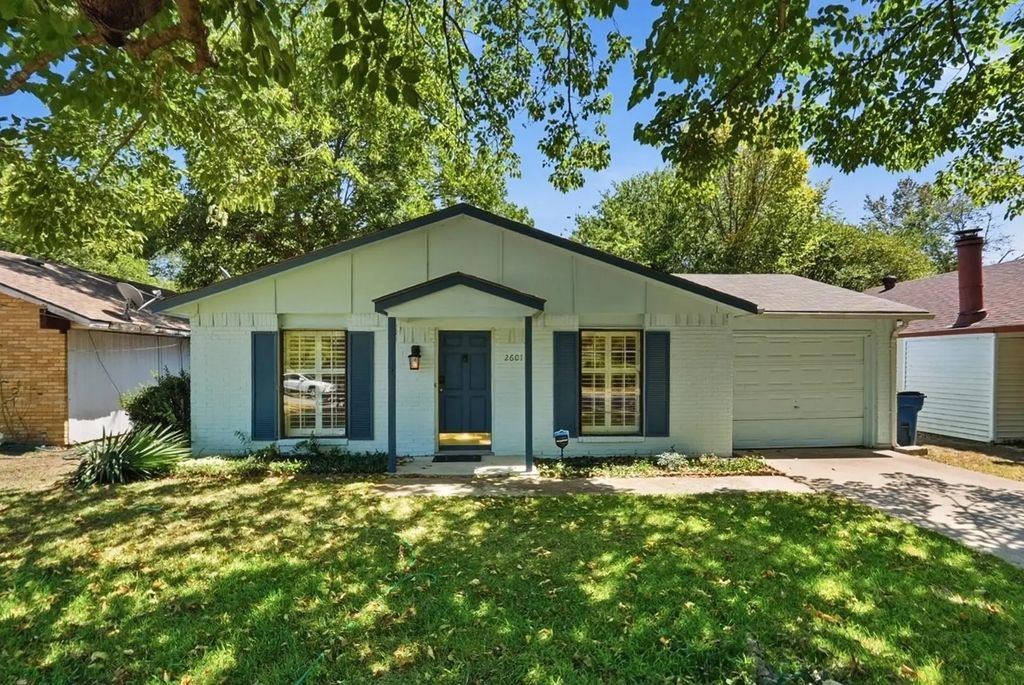 2601 W 5th, Corsicana