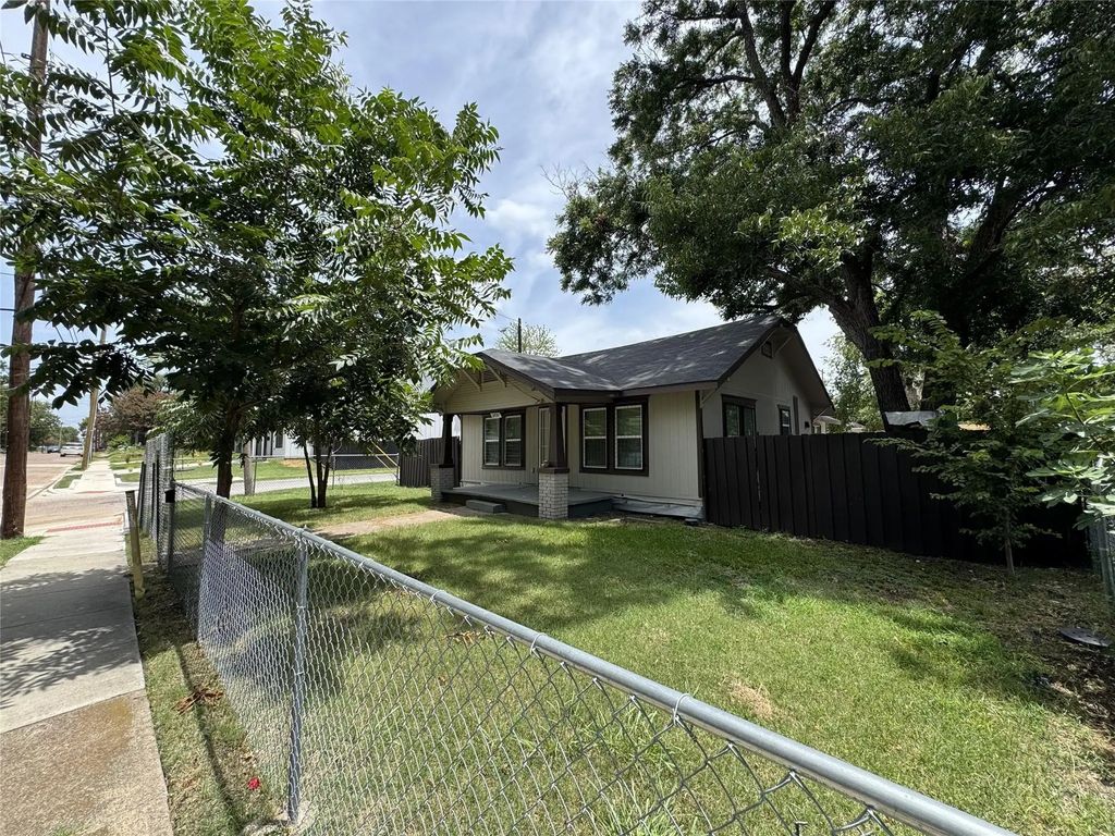 3630 Penelope Street, Dallas